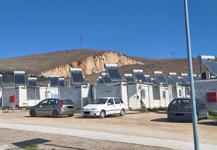 Στο νοσοκομείο ένας νεαρός κι ένας 40χρονος μετά τη συμπλοκή στη δομή Κουτσοχέρου