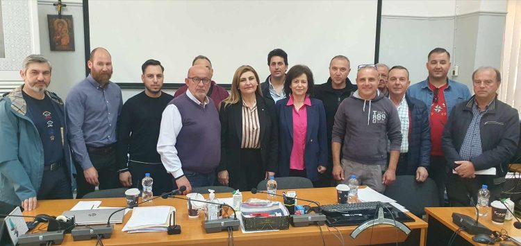 ΔΕΝ ΣΤΑΜΑΤΑΜΕ …. ΣΥΝΕΧΙΖΟΥΜΕ ΤΟΝ ΑΓΩΝΑ, ΕΝΩΜΕΝΟΙ ΚΑΙ ΑΠΟΦΑΣΙΣΜΕΝΟΙ ΕΩΣ ΌΤΟΥ Ο ΤΟΠΟΣ ΜΑΣ ΑΠΟΖΗΜΙΩΘΕΙ, ΑΠΟΚΑΣΤΑΘΕΙ, ΘΩΡΑΚΙΣΤΕΙ ΚΑΙ ΑΝΑΣΥΓΚΡΟΤΗΘΕΙ.