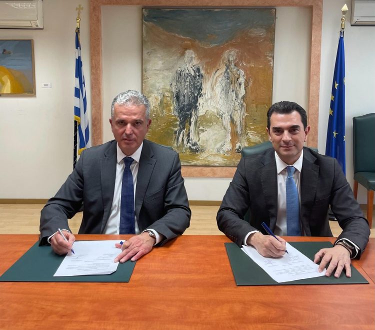 Με υπογραφή Σκρέκα εξοικονόμηση έως 40 εκατ. ευρώ για το Δημόσιο από τα ΕΛΤΑ