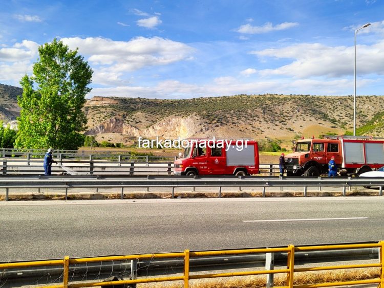 Δίκυκλο ανετράπη επί της Ε.Ο.  στον Πετρόπορο και τυλίχθηκε στις φλόγες