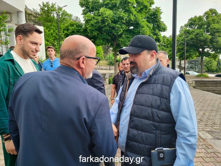 Συνάντηση Τριαντόπουλου με Δήμαρχο και Κίνηση πολιτών Ανασυγκρότησης Φαρκαδόνας