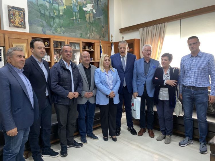 Παρουσία Σταϊκούρα έπεσαν οι υπογραφές 13,1 εκ.€ για το αρδευτικό δίκτυο της ΠΕ Τρικάλων
