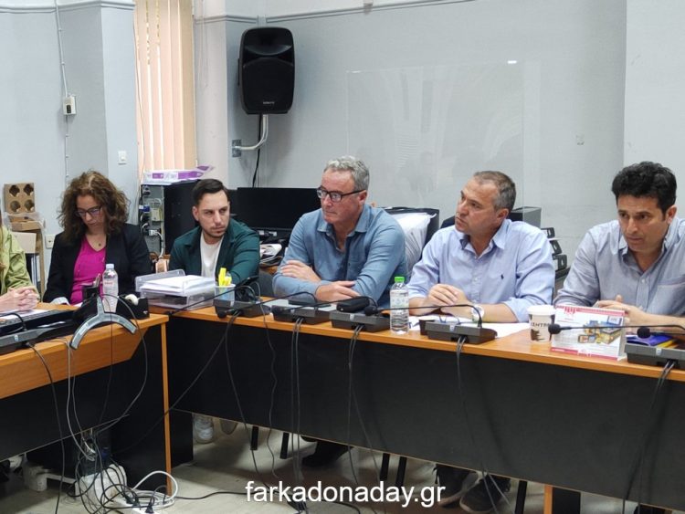 Συνάντηση Τριαντόπουλου με Δήμαρχο και Κίνηση πολιτών Ανασυγκρότησης Φαρκαδόνας