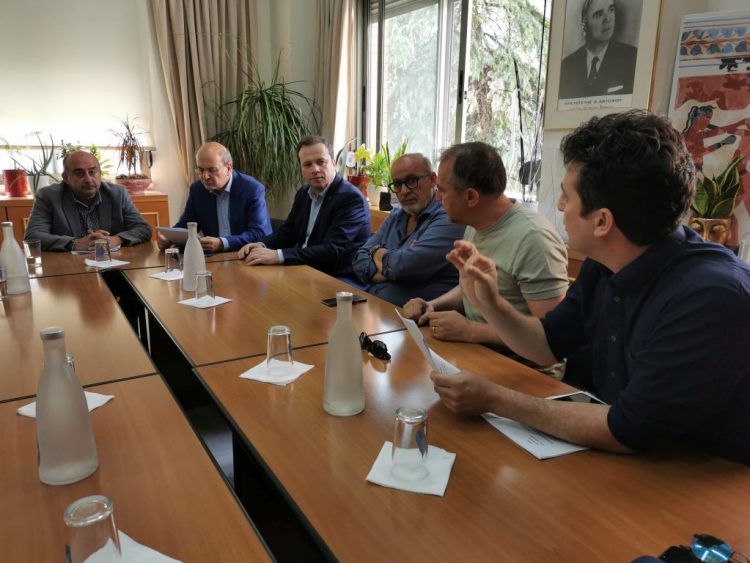 Συνάντηση Χατζηδάκη με Αγναντή και πλημμυροπαθείς της Φαρκαδόνας