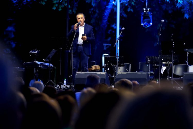 Το Ελληνικό τραγούδι χρωστά στον Βασίλη Τσιτσάνη την ολοκλήρωση του