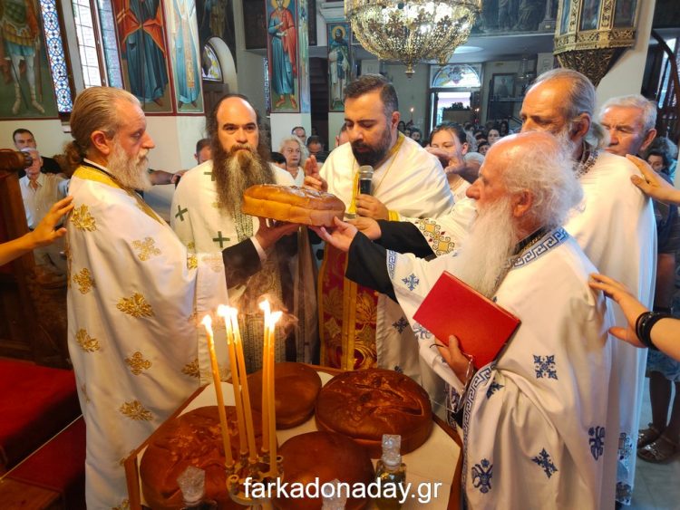 Ο Πανηγυρικός Εσπερινός των Αγίων Αποστόλων Πέτρου και Παύλου στη Φαρκαδόνα