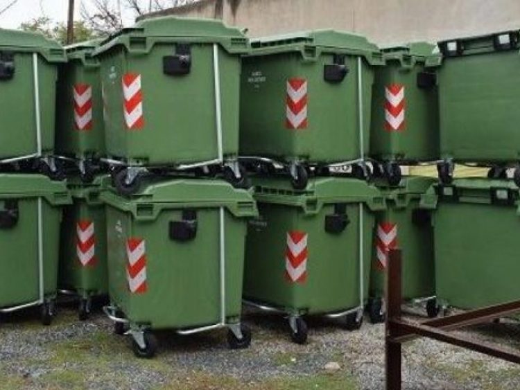 Με 35 νέους μπλε κάδους και 35 πράσινους  ενισχύεται o Δήμος Φαρκαδόνας