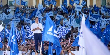 Μητσοτάκης: «Το διακύβευμα είναι αν θα πάμε μπροστά ή αν θα γυρίσουμε πίσω και η απάντηση θα δοθεί στην κάλπη»