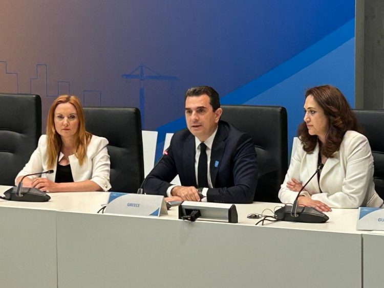 Στη  «Διάσκεψη για την Ανάκαμψη της Ουκρανίας» στο Βερολίνο ο Υπουργός Ανάπτυξης Κώστας Σκρέκας