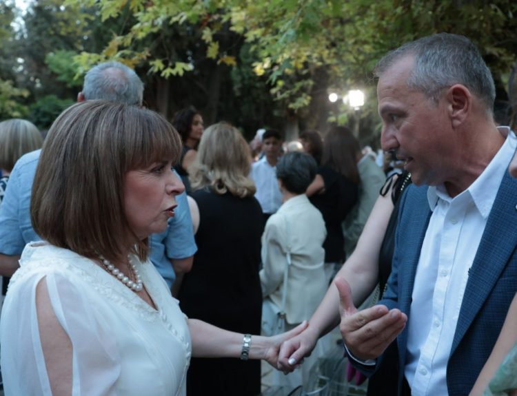 Η Κίνηση Ανασυγκρότησης Δ. Φαρκαδόνας για την παρουσία της στο Προεδρικό Μέγαρο