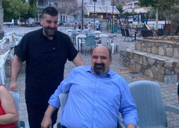 Και ο Τριαντόπουλος στηρίζει τα “παγκοσμίου φήμης λουκάνικα Sexy Butcher”