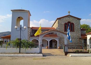 Ο Δεσπότης στον Πετρόπορο για την  Παράκληση προς την Παναγία