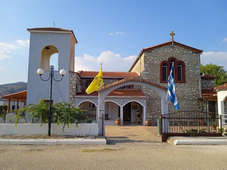Ο Δεσπότης στον Πετρόπορο για την  Παράκληση προς την Παναγία