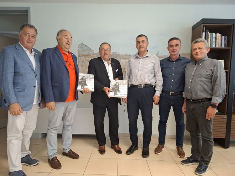 Συνάντηση Δημ. Κουρέτα με τον Ύπατο Πρόεδρο Ομογενειακής Οργάνωσης