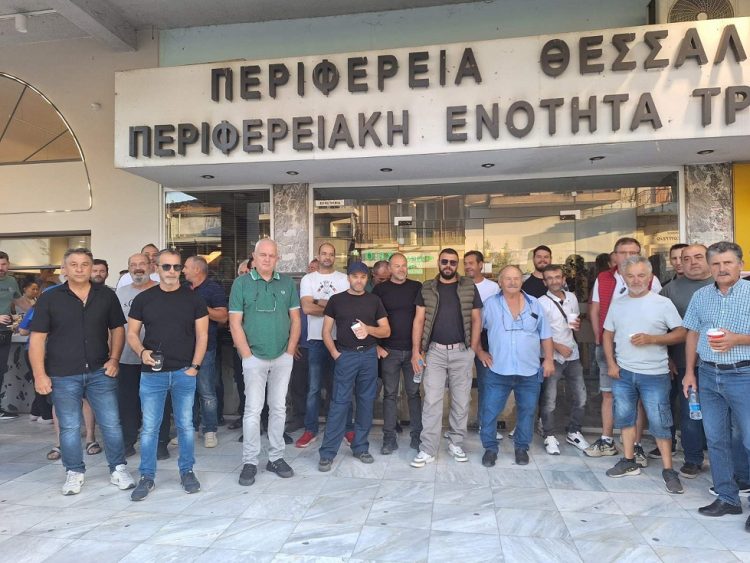 Διαμαρτυρία κτηνοτρόφων για την απομάκρυνση του Διευθυντή της Κτηνιατρικής Υπηρεσίας Τρικάλων