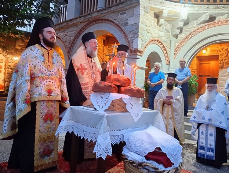Αρχιερατικός Εσπερινός στην εορτάζουσα Ιερά Μονή του Αγίου Ιωάννου του Θεολόγου στο Ζάρκο