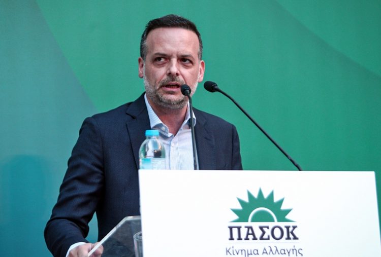 Οι ψηφοφόροι του ΠΑΣΟΚ στο δήμο Αθηναίων γύρισαν την πλάτη στον Χάρη Δούκα