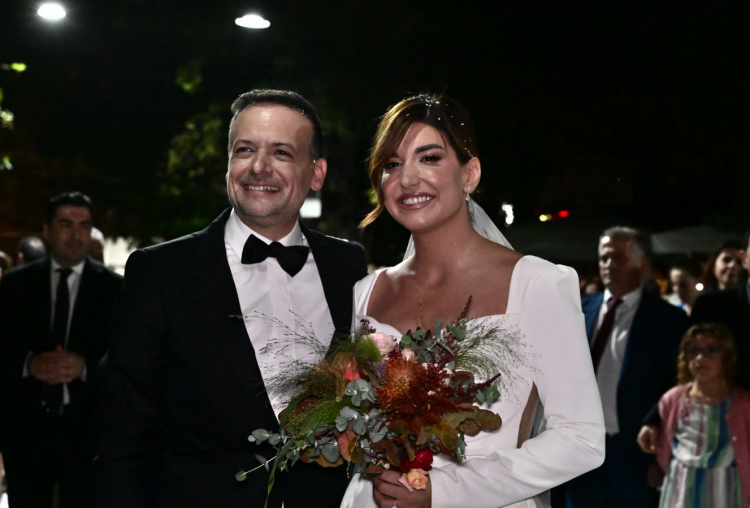 Σήμερα γάμος έγινε στην Θήβα