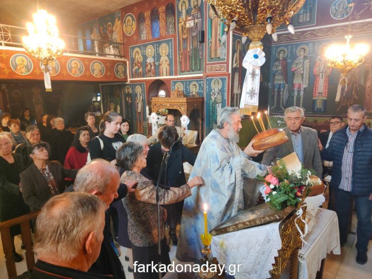 Ο εορτασμός της μνήμης των Αγίων Αναργύρων στον Πετρόπορο