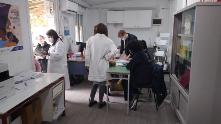 Κατά της ιλαράς εμβολιάστηκαν παιδιά Ρομά στα Τρίκαλα
