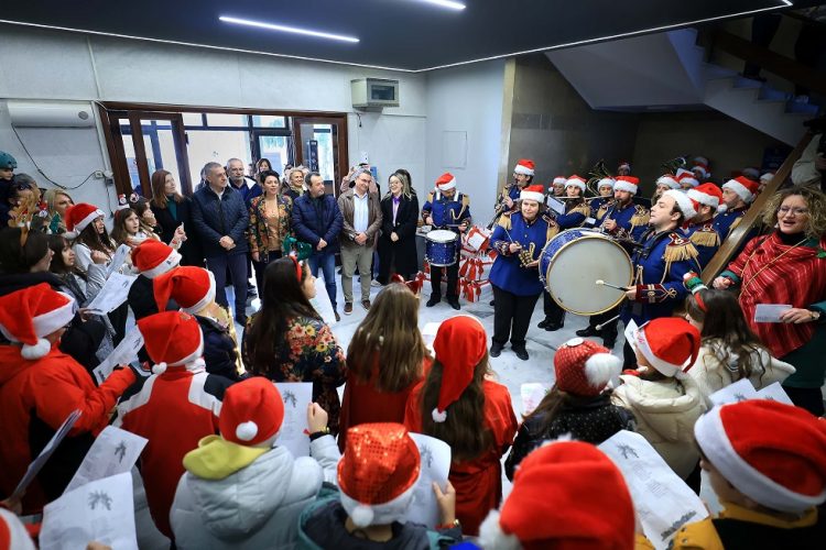 Χριστουγεννιάτικα κάλαντα στην Περιφέρεια