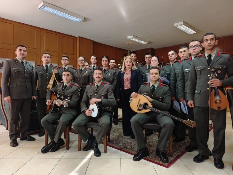 Με Χριστουγεννιάτικες μελωδίες πλημμύρισε η Π.Ε. Τρικάλων