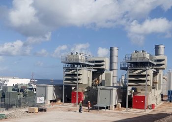 Όμιλος ΔΕΗ: Ξεκίνησε η εμπορική λειτουργία δύο νέων αεριοστροβιλικών μονάδων στη Σαντορίνη
