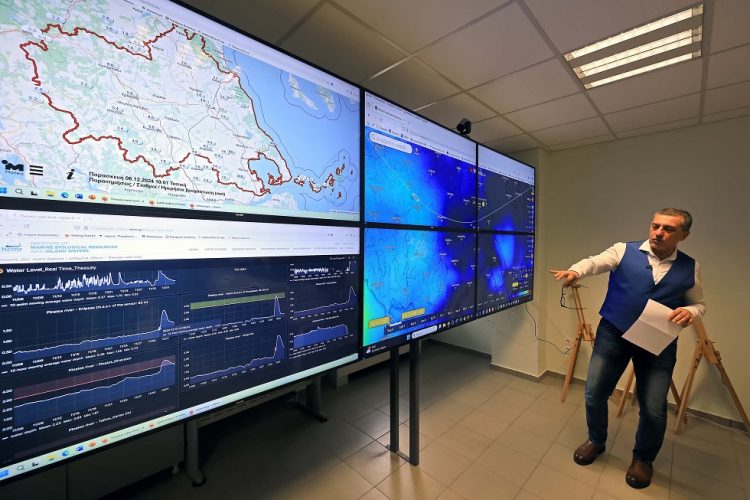 Άσκηση προσομοίωσης αντιμετώπισης πλημμύρας σε Φαρκαδόνα, Παλαμά και Λάρισα