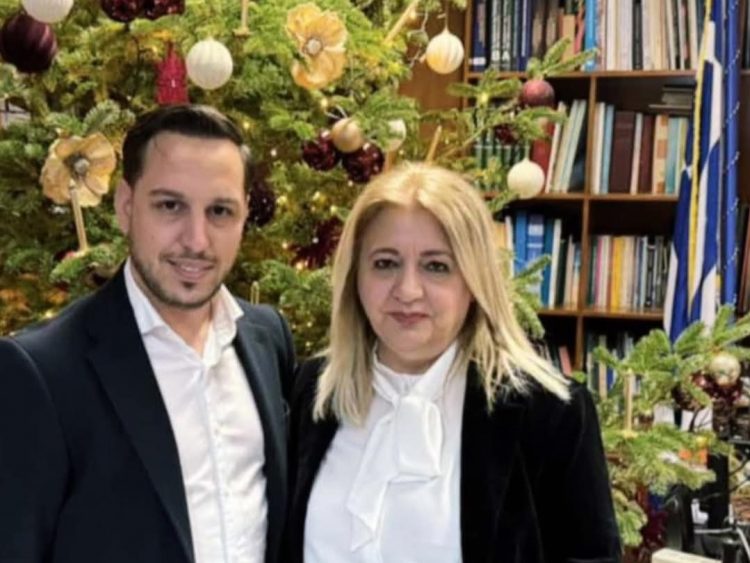 Ευχές και χαμόγελα…