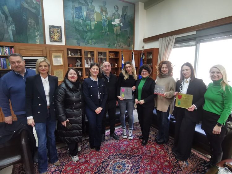 Βραβεία στολισμού 2024 με φόντο τα Χριστούγεννα του… 2025