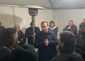 Στο μπλόκο των αγροτών ο Λιούτας