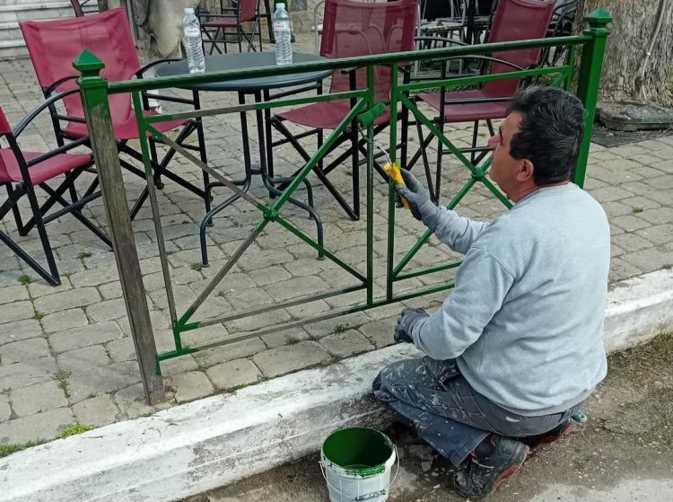 Ομορφαίνει το κέντρο της Φαρκαδόνας