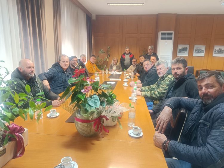 Αντιπροσωπεία αγροτών που συμμετέχουν στα μπλόκα επισκέφθηκε την Ντιντή