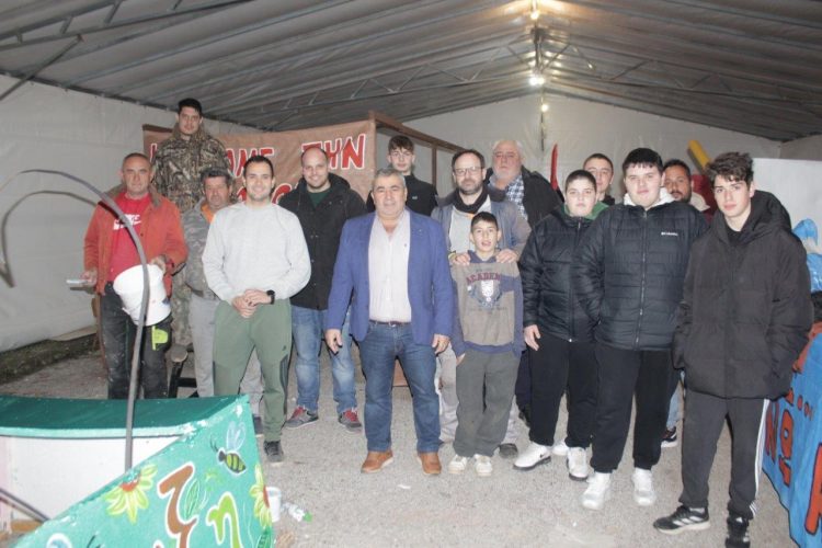 Στις προετοιμασίες του Καρναβαλιού Γόμφων 2025               ο Δήμαρχος Πύλης