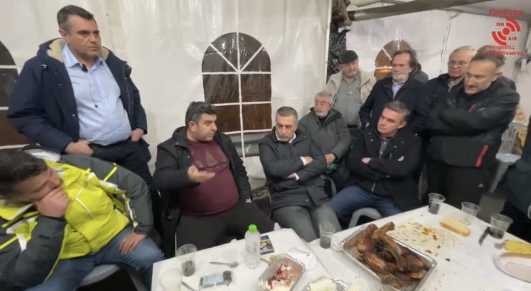 Στο μπλόκο της Καρδίτσας ο Περιφερειάρχης Δημήτρης Κουρέτας