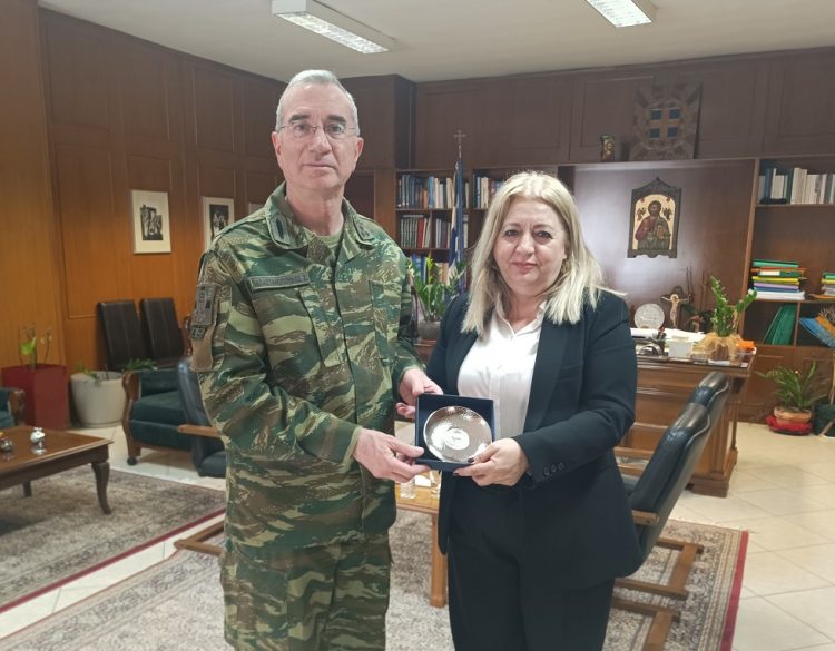 Συνάντηση Ντιντή με τον νέο Διοικητή της 1ης Στρατιάς