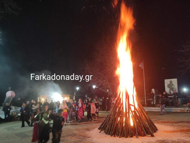 Με μεγάλη επιτυχία αναβίωσε το αποκριάτικο έθιμο «Τζαμάλα» στο Ζάρκο