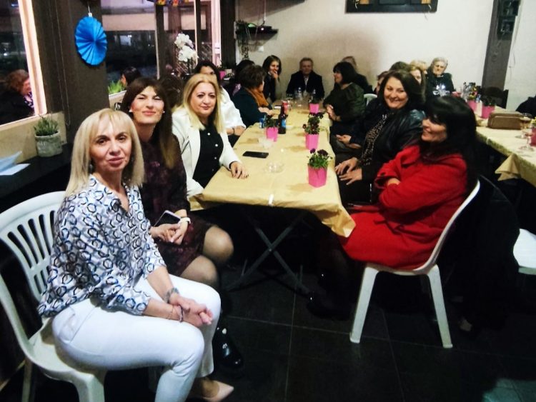 Γλέντησαν με την ψυχή τους οι γυναίκες του Πετροπόρου