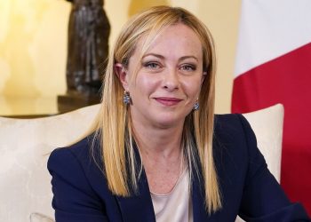 Ιταλία: Η Μελόνι μετατρέπει την αυτοκινητοβιομηχανία σε βιομηχανία όπλων