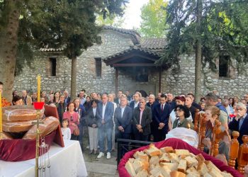 Ο Άγιος Γεώργιος ένωσε πολίτες και Αρχές στα Τρίκαλα