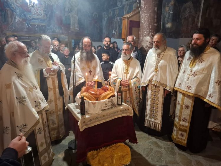 Πανηγυρικός Εσπερινός στην Ιερά Μονή Ζωοδόχου Πηγής στην Παναγίτσα