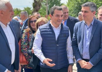 Κώστας Σκρέκας από τις αποκατεστημένες σχολικές μονάδες της Φαρκαδόνας: «Ζωντανά σχολεία σημαίνει ζωντανά χωριά»