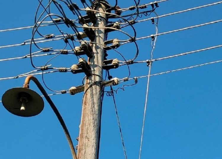 Οκτώ άτομα σε  χωριό των Τρικάλων έκλεβαν ρεύμα και συνελήφθησαν