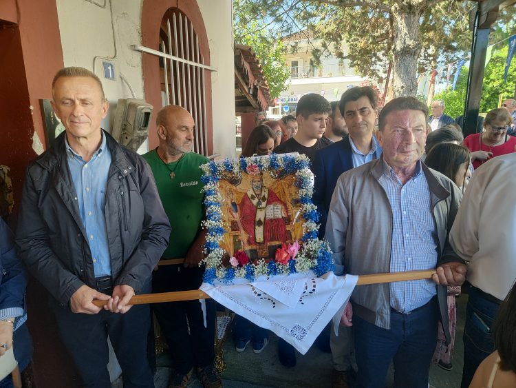 Η Φαρκαδόνα τίμησε τον Άγιο Νικόλαο με λιτάνευση της Ιεράς Εικόνας του!!
