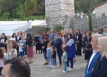 Πανηγυρικός Εσπερινός Αγίων Κωνσταντίνου και Ελένης στο Πετρωτό