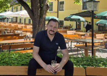 Ο  Παπακυρίτσης δίνει νέα πνοή στο πρώην κτήριο της ΔΟΥ Φαρκαδόνας