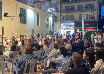 Ευρωπαϊκή Ημέρα Μουσικής στα Τρίκαλα: Ημέρα 1, με νέους και νέες να δημιουργούν