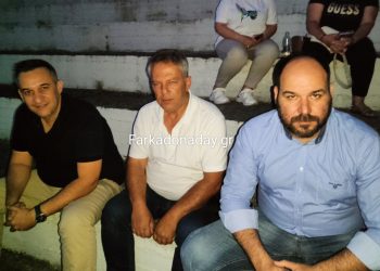 Η αχτύπητη τριάδα των Θανάσηδων