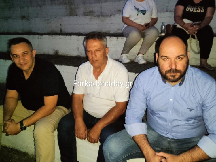 Η αχτύπητη τριάδα των Θανάσηδων