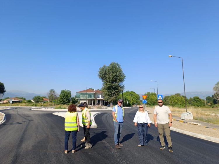 Έργα σε άλλες περιοχές, υποσχέσεις στη Φαρκαδόνα